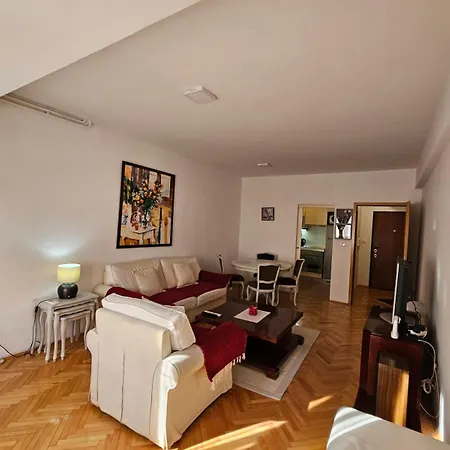 Premium 1 One Bedroom Maksim Gorki Street 8