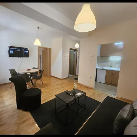 Premium 1 One Bedroom Maksim Gorki Street 8 * Escópia