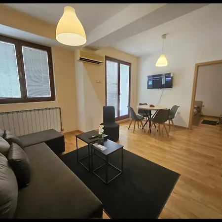 Premium 1 One Bedroom Maksim Gorki Street 8 Apartamento Escópia